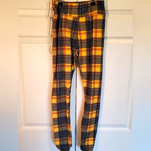 Soft Plaid Leggings - Picture 1 of 4